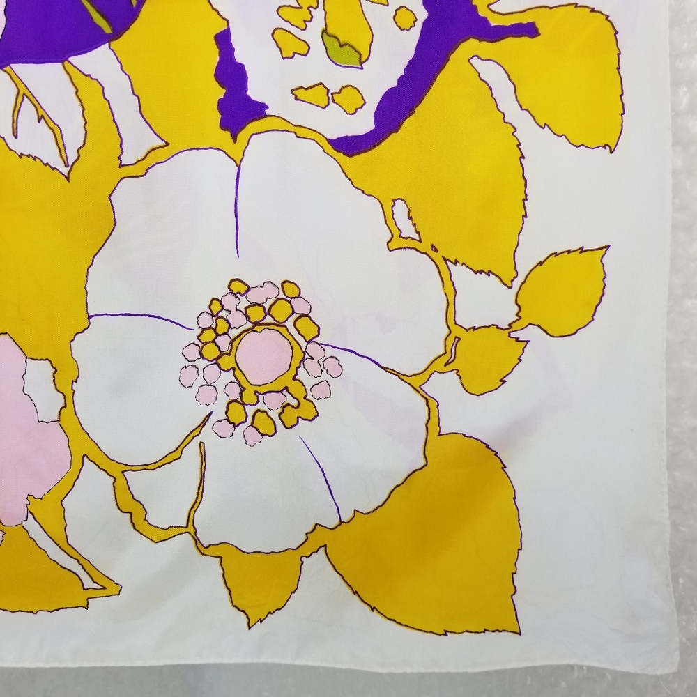 SOLD🌈 1960s Herman Pecker & Co. floral scarf - Picture 3 of 9